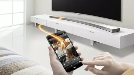 LG adds wireless curved sound bar to Music Flow family